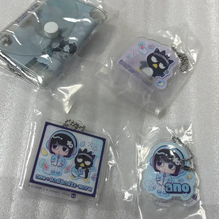 [BUNJANG] Ano x Badtz-Maru Collaboration Pouch &amp; Acrylic Keyring Bundle Set / 일괄) 아노 x 배드바츠마루 콜라보 가챠 파우치 아크릴 키링