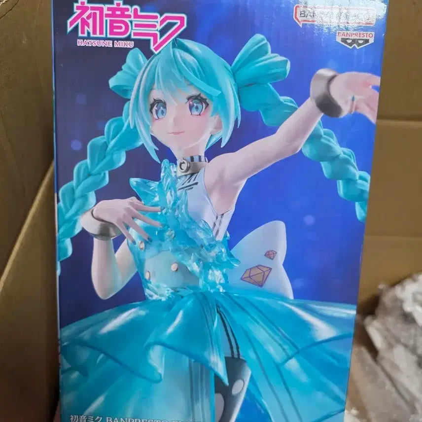 [BUNJANG] Hatsune Miku Banpresto Evolve Clearluxe-Emerald Gem Figure / 하츠네 미쿠 BANPRESTO EVOLVE Clearluxe-Emeral