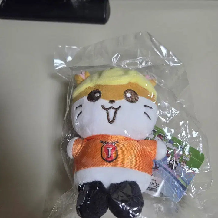 [BUNJANG] Sanrio Korokoro Kuririn Jeju FC Collaboration Keyring (Sealed) / 산리오 코로코로쿠리링 제주fc 콜라보 키링 팝니다(미개봉)