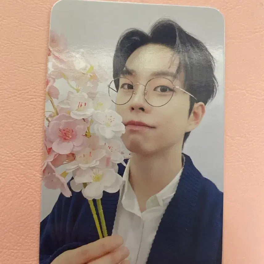 [BUNJANG] LUCY Choi Sangyeop Cherry Blossom Ver. Photocard / 루시 최상엽 와장창 벚꽃놀이ver포카