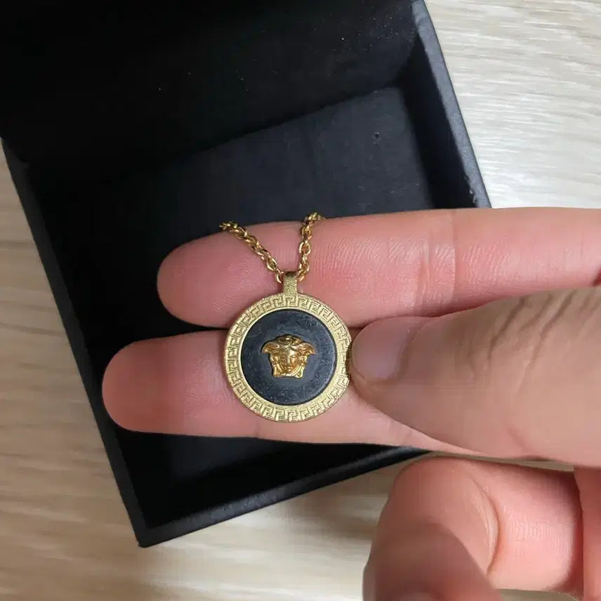 [BUNJANG] Versace Medusa Necklace / [OS] 베르사체 메두사 목걸이