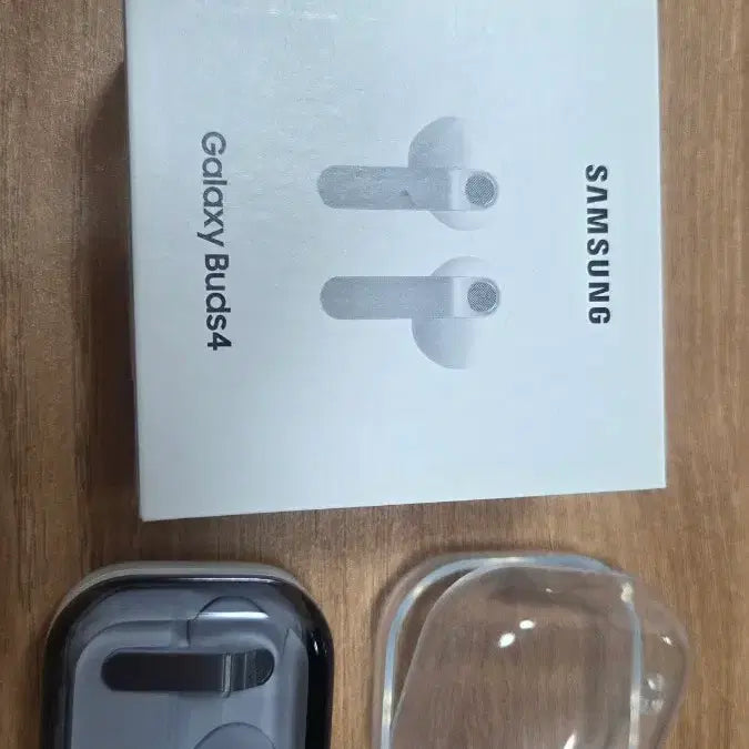 [BUNJANG] Samsung Galaxy Buds 4 (White) - Unsealed / 갤럭시 버즈4 일반형 화이트 단순개봉품