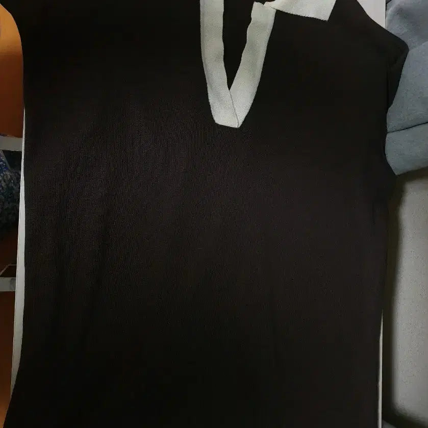 [BUNJANG] Clémente Paris Collar Sleeveless Knit / 끌레몽뜨 파리 카라 민소매 니트