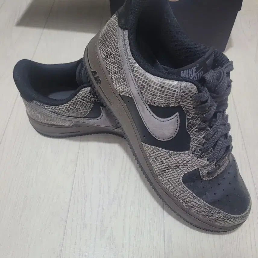[BUNJANG] Nike Air Force 1 Snake Skin Pattern Sneakers (27.5cm) / 나이키 에어포스 1 스네이크 스킨 패턴 운동화 275