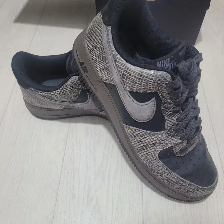 [BUNJANG] Nike Air Force 1 Snake Skin Pattern Sneakers (27.5cm) / 나이키 에어포스 1 스네이크 스킨 패턴 운동화 275