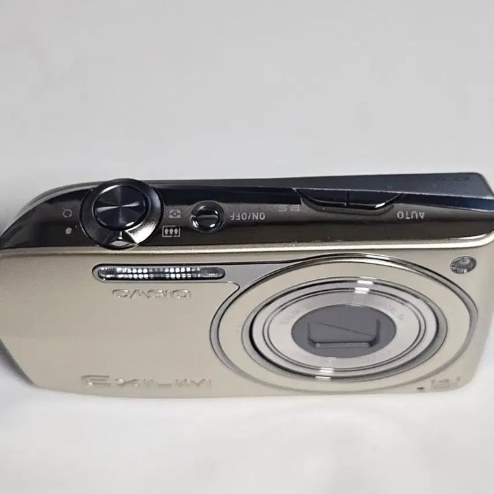 [BUNJANG] Casio EXILIM EX-Z2300 Digital Camera (Gold) / 카시오 EXILIM EX-z2300