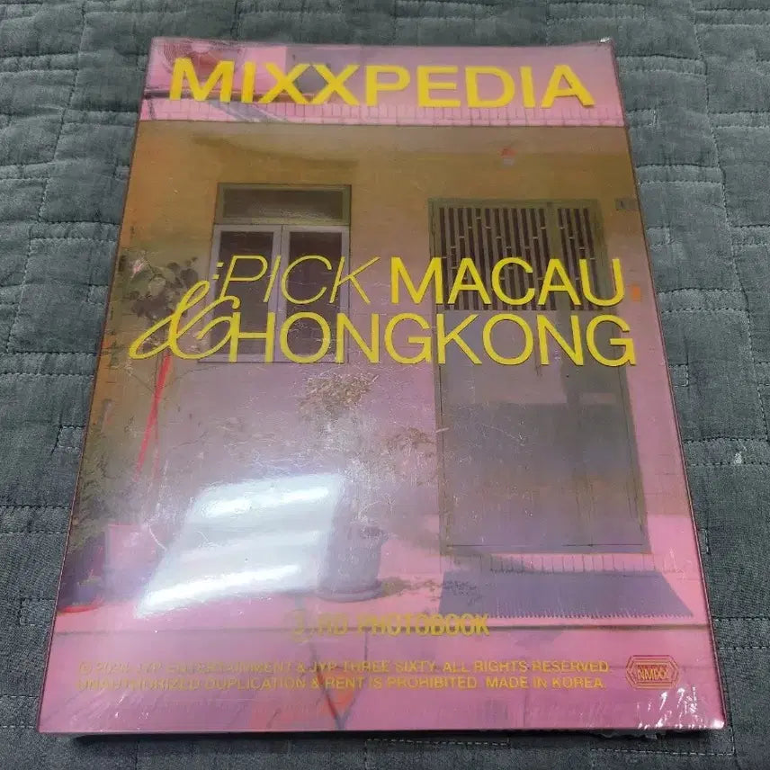 [BUNJANG] NMIXX MIXXPEDIA PICK MACAU &amp; HONG KONG Photobook Sealed / 엔믹스 픽마홍 포토북 미개봉
