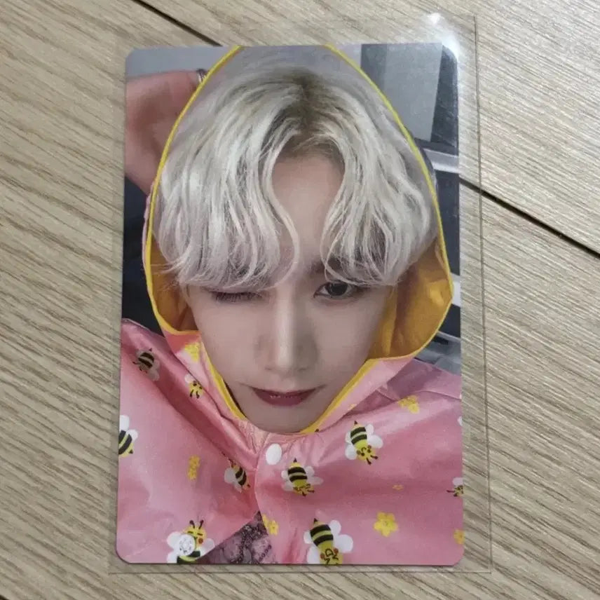 [BUNJANG] Darkbee Rune Aniruv Makestar Raincoat POB Photocard / 다크비 룬 아닛럽 메이크스타 우비 미공포 특전 포카