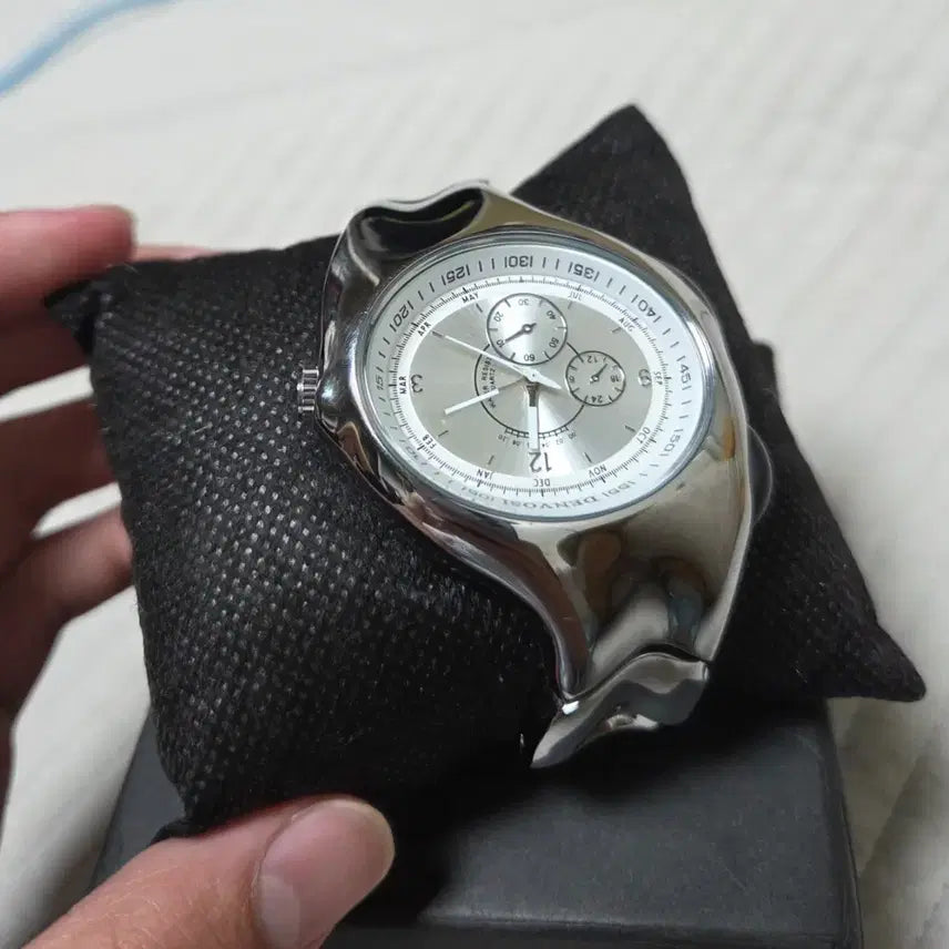 [BUNJANG] Triax Y2K Vintage Watch / y2k 트라이엑스 빈티지 시계