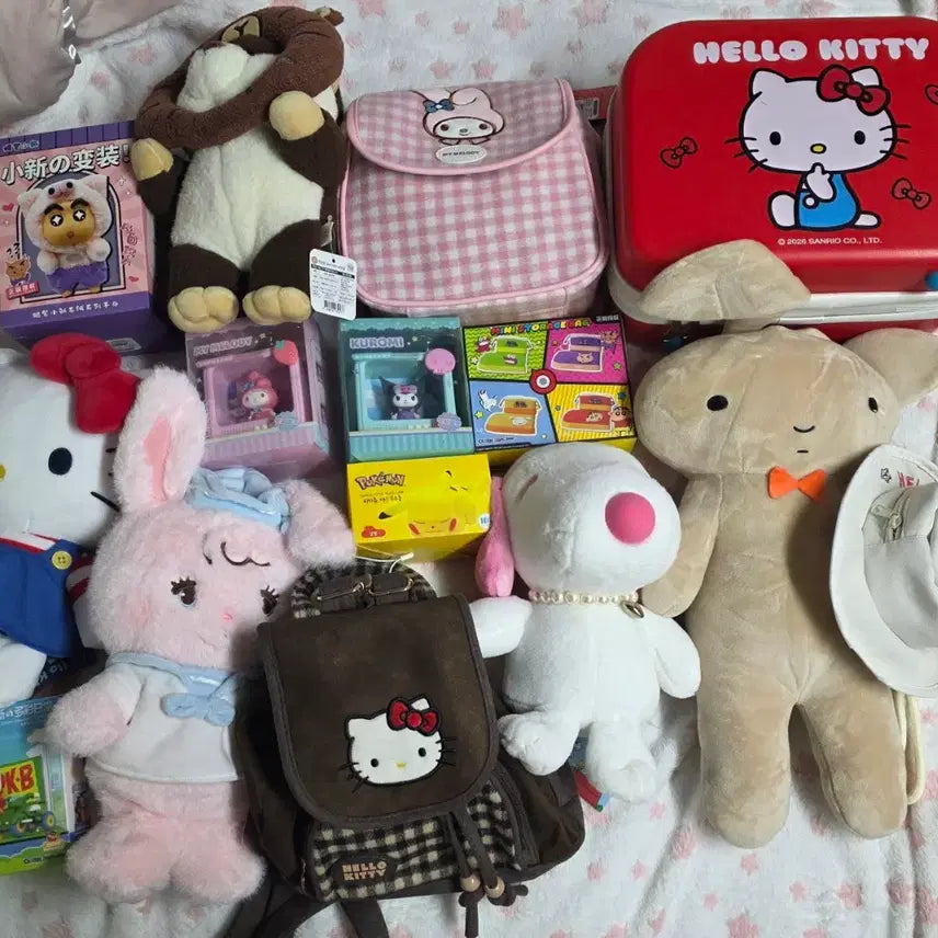 [BUNJANG] Sanrio Hello Kitty, Miffy, Crayon Shin-chan Character Pouch &amp; Keyring Set / 인형뽑기 산리오 헬로키티 미피 짱구 캐릭터 문구 캐리어 파우치 키링