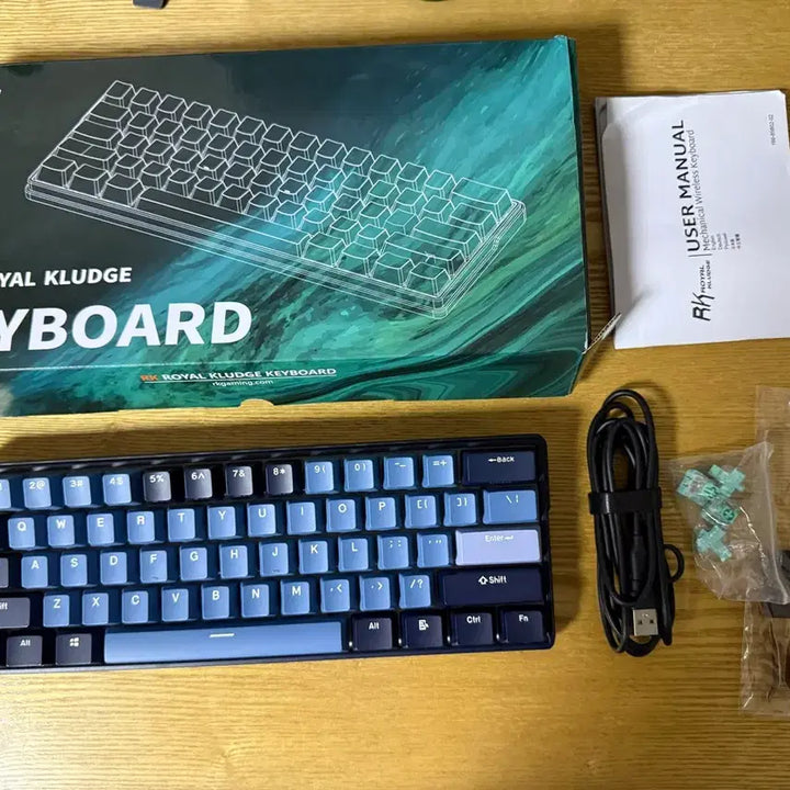 [BUNJANG] Royal Kludge RK61 Plus 60% 61-Key Mechanical Keyboard / 60% 61키 배열 키보드 / 블루투스+2.4g+유선