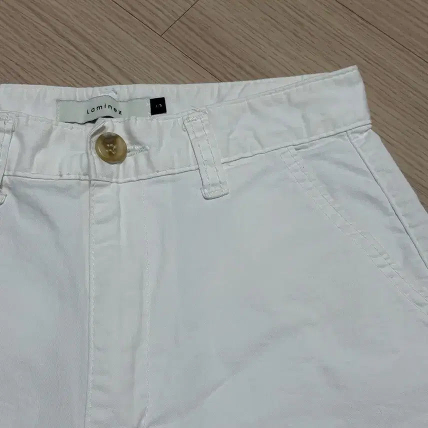 [BUNJANG] Raminnez White Shorts S / 라미네즈 화이트 반바지 S