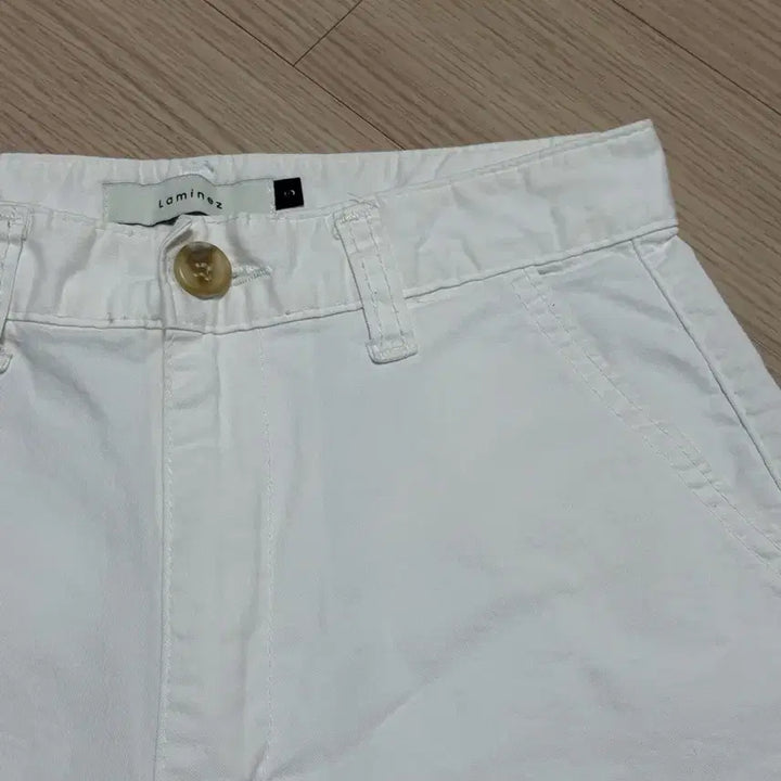 [BUNJANG] Raminnez White Shorts S / 라미네즈 화이트 반바지 S