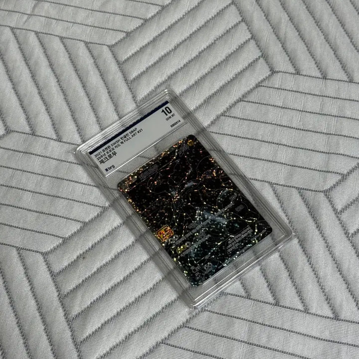 [BUNJANG] Pokemon Reshiram 25th Anniversary Card / 포켓몬카드 제크로무 25주년 brg10