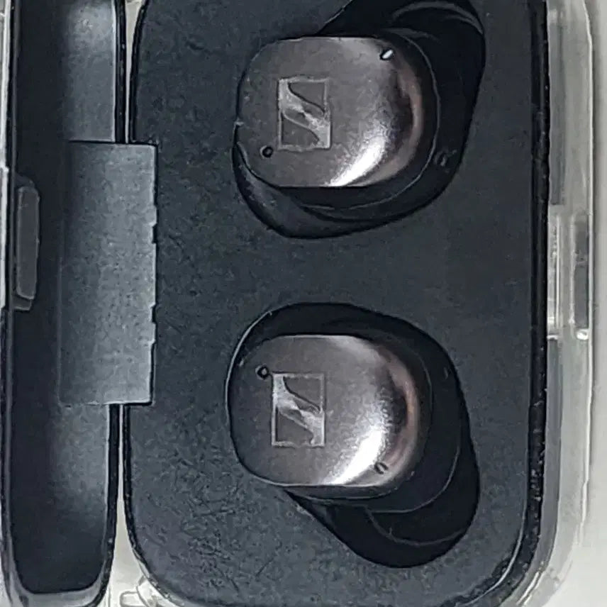 [BUNJANG] Sennheiser Momentum True Wireless 4 (MTW4) with BT D600 Dongle / 젠하이저 모멘텀 트루 와이어리스4(mtw4) + btd600 동글