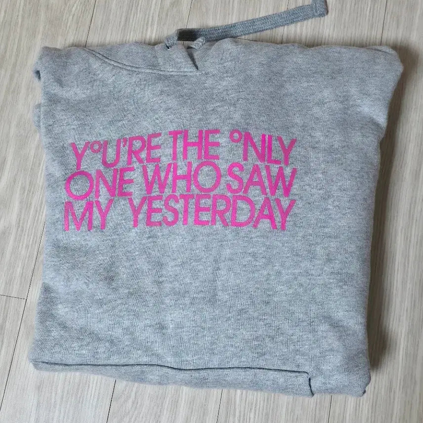 [BUNJANG] Yerin Baek x Beaker 10th Anniversary Graphic Hoodie Grey / 백예린 10주년 비이커 콜라보 그래픽 후드티 그레이