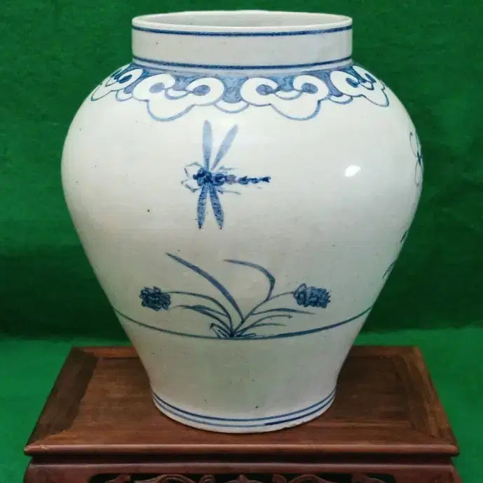 [BUNJANG] Joseon Dynasty Celadon White Porcelain Jar with Grass and Insect Motif / *백자 청화 초충문 항아리