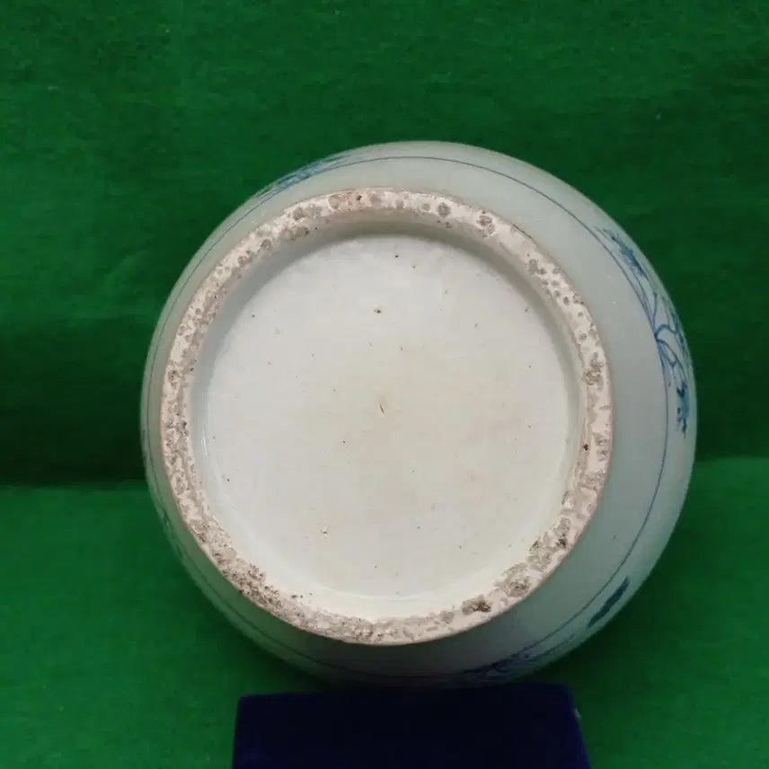 [BUNJANG] Joseon Dynasty Celadon White Porcelain Jar with Grass and Insect Motif / *백자 청화 초충문 항아리