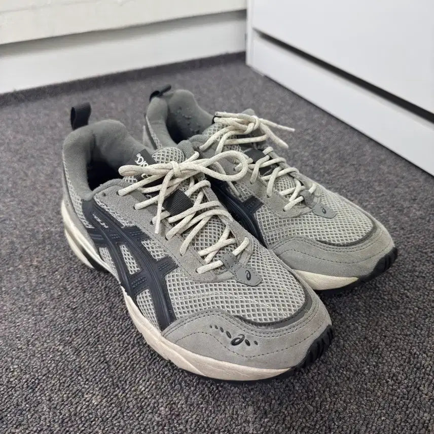[BUNJANG] Asics Gel-1090v2 Oyster Gray Sneakers / 젤1090 아식스젤 Gel-1090v2 오이스터그레이