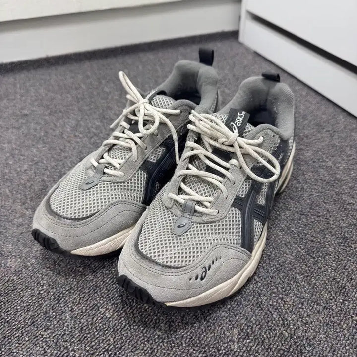 [BUNJANG] Asics Gel-1090v2 Oyster Gray Sneakers / 젤1090 아식스젤 Gel-1090v2 오이스터그레이