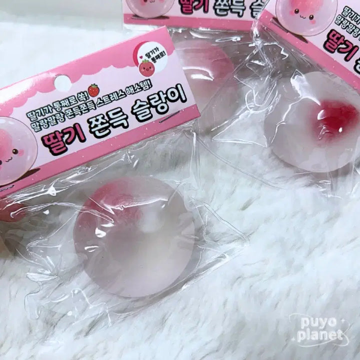 [BUNJANG] Puyo Planet Strawberry Chewy Squeezie Stress Ball Toy / 뿌요행성 딸기 쫀득 슬랑이 스트레스볼 말랑이 장난감