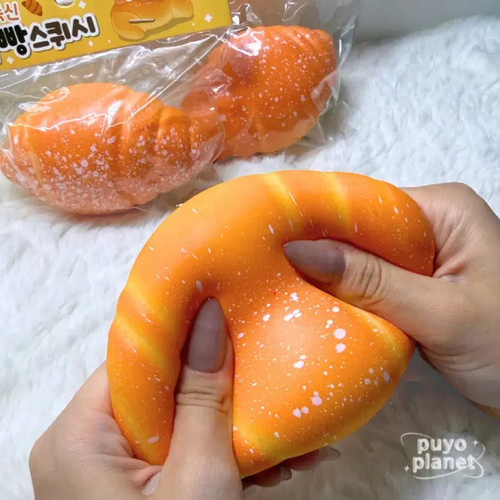 [BUNJANG] Puyo Planet Salt Bread Squishy Toy / 뿌요행성 소금빵 스퀴시 촉감놀이 말랑이 쫀득 클레이 슬랑이