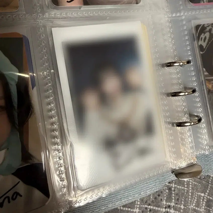 [BUNJANG] QWER Hina Signed Polaroid Photo (World Tour Ver.) / QWER 히나 월드투어 친필싸인 폴라로이드