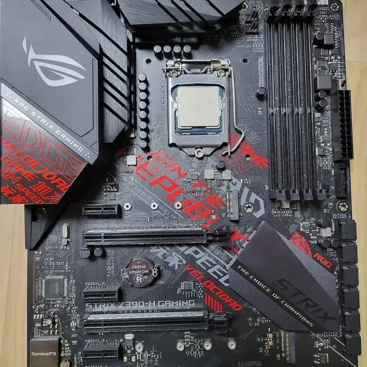 [BUNJANG] ASUS ROG STRIX Z390-H GAMING Motherboard + Intel Core i7-9700 CPU Bundle / ROG STRIX Z390-H GAMING 메인보드+i7 9700 cpu