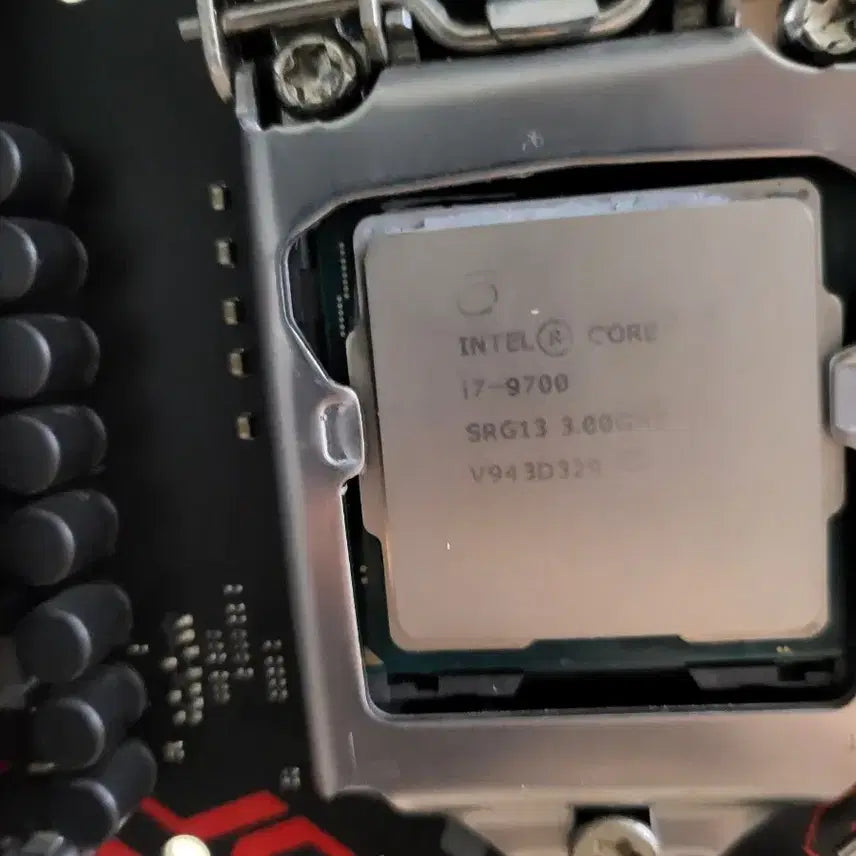 [BUNJANG] ASUS ROG STRIX Z390-H GAMING Motherboard + Intel Core i7-9700 CPU Bundle / ROG STRIX Z390-H GAMING 메인보드+i7 9700 cpu
