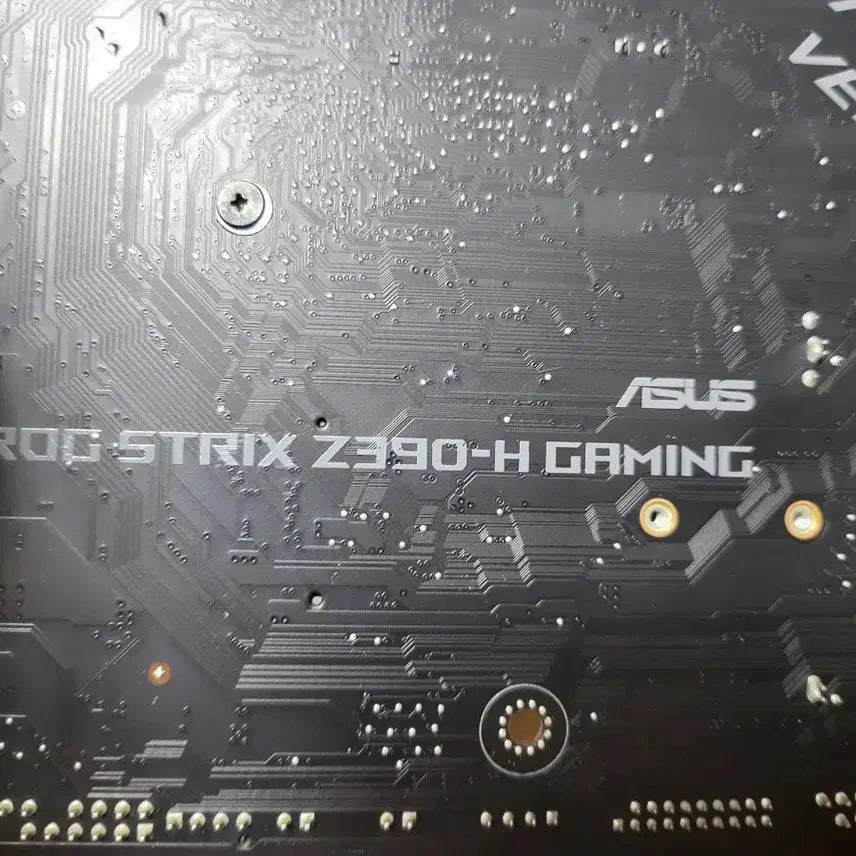 [BUNJANG] ASUS ROG STRIX Z390-H GAMING Motherboard + Intel Core i7-9700 CPU Bundle / ROG STRIX Z390-H GAMING 메인보드+i7 9700 cpu