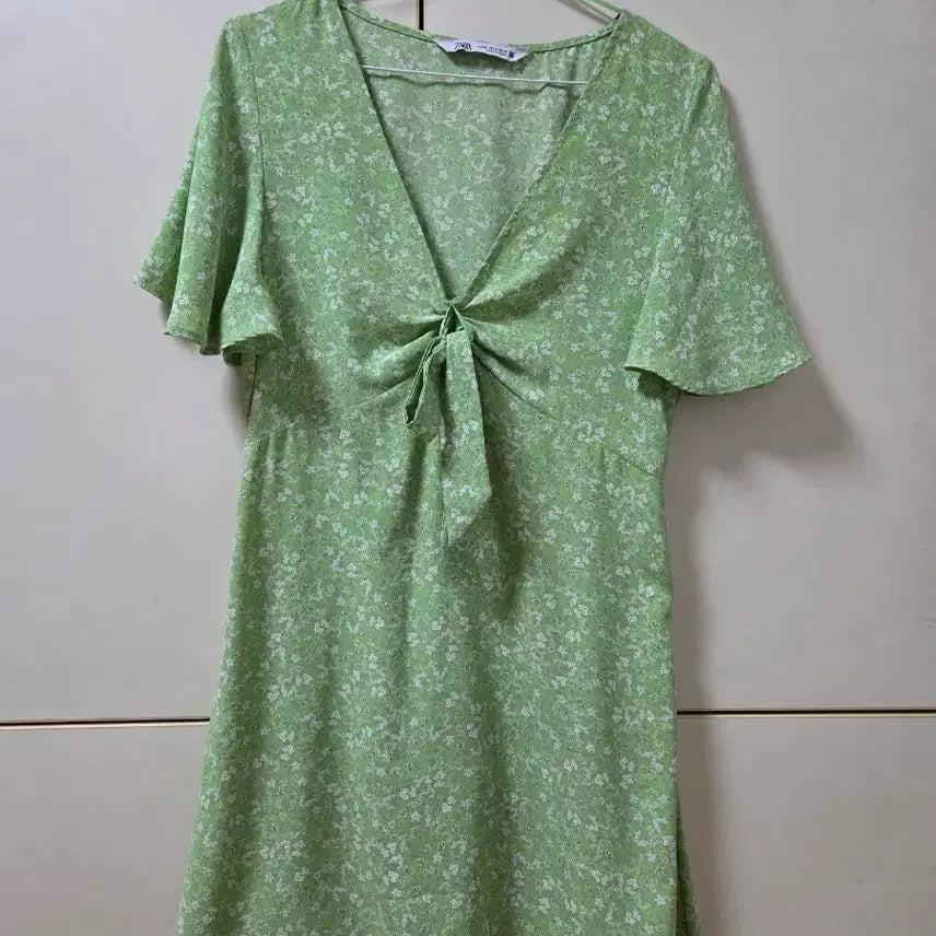 [BUNJANG] Zara Floral Pattern Mini Dress Green M / 자라 플라워패턴 그린 미니 원피스 M