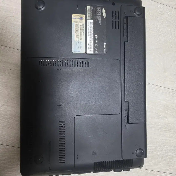 [BUNJANG] Samsung NT-RC410-S33S Laptop / 삼성 노트북 NT-RC410-S33S 모델 판매합니다.