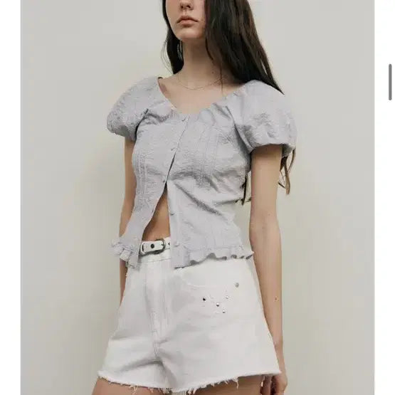 [BUNJANG] RAVE Pintuck V-Neck Blouse Light Gray S New / 레이브 핀턱 브이넥 블라우스 라이트그레이 S 새상품