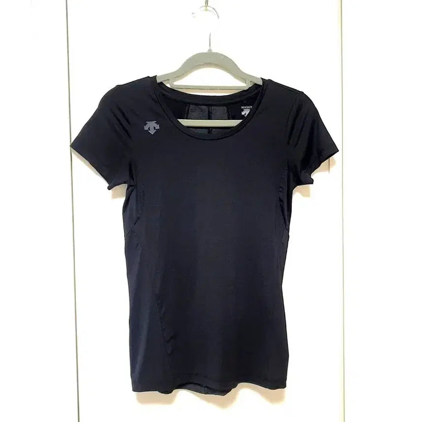 [BUNJANG] Descente Functional Short Sleeve T-Shirt (Size S) / 데상트 기능성 반팔 티셔츠(S사이즈)