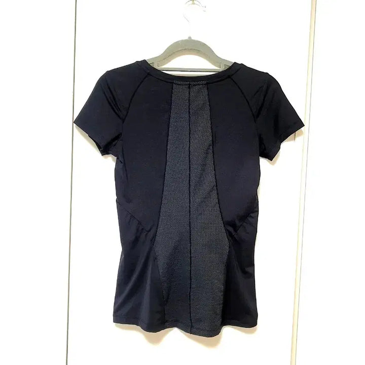 [BUNJANG] Descente Functional Short Sleeve T-Shirt (Size S) / 데상트 기능성 반팔 티셔츠(S사이즈)