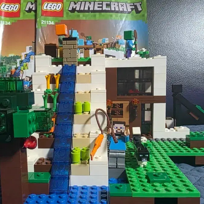 [BUNJANG] Lego Minecraft 21134 The Waterfall Base Set / 레고 *정품* 마인크래프트 21134 폭포 기지 팝니다