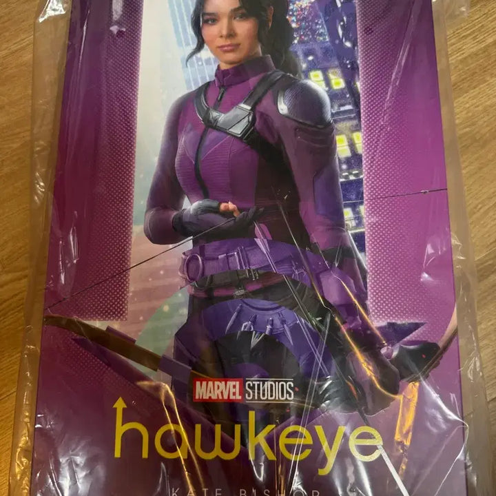[BUNJANG] Hot Toys Disney+ Hawkeye Kate Bishop 1/6 Scale Figure (Sealed) / 핫토이 디즈니 플러스 호크아이 케이트 비숍 1/6 피규어 미개봉 판매