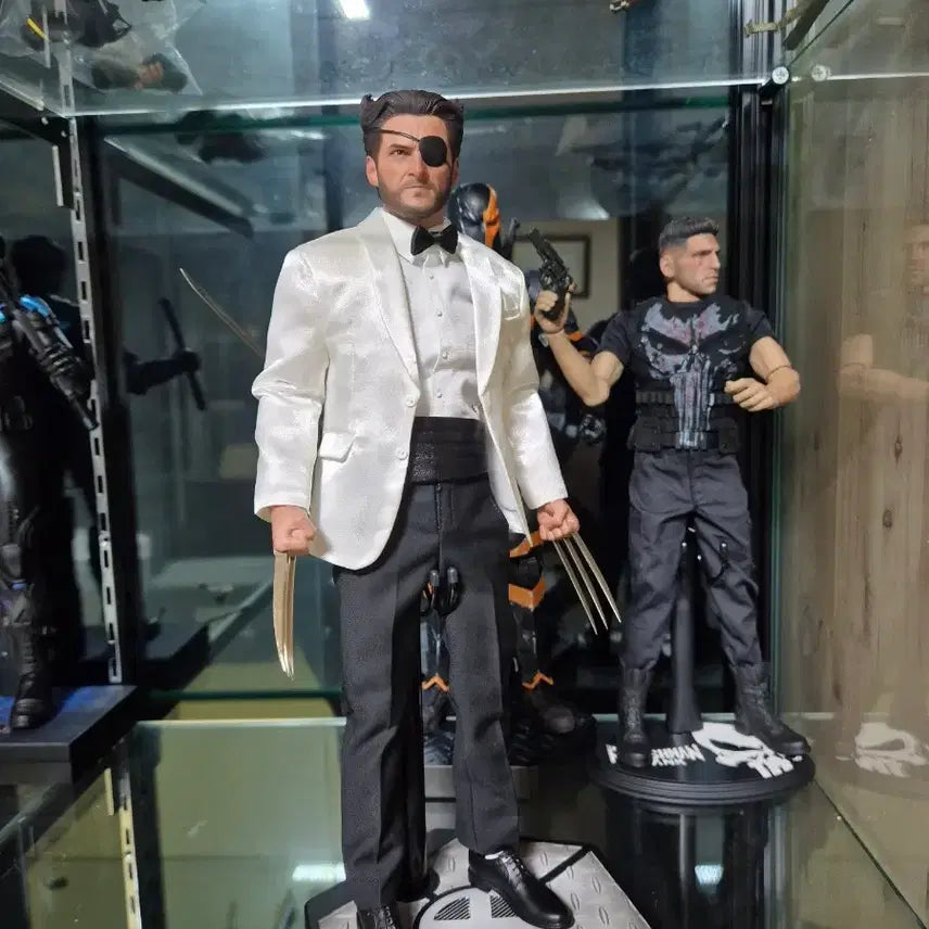 [BUNJANG] Hot Toys x S.T. Du Toy Casino Wolverine Figure / 핫토이즈 핫토이x 수수토이즈 Casino 울버린 판매합니다
