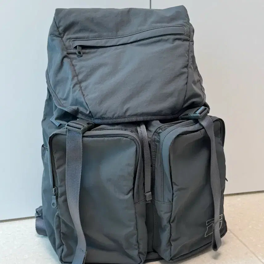 [BUNJANG] Blanckov Double Clasp Backpack Olive Grey / 블랭코브 더블 클래스프 백팩 올리브그레이
