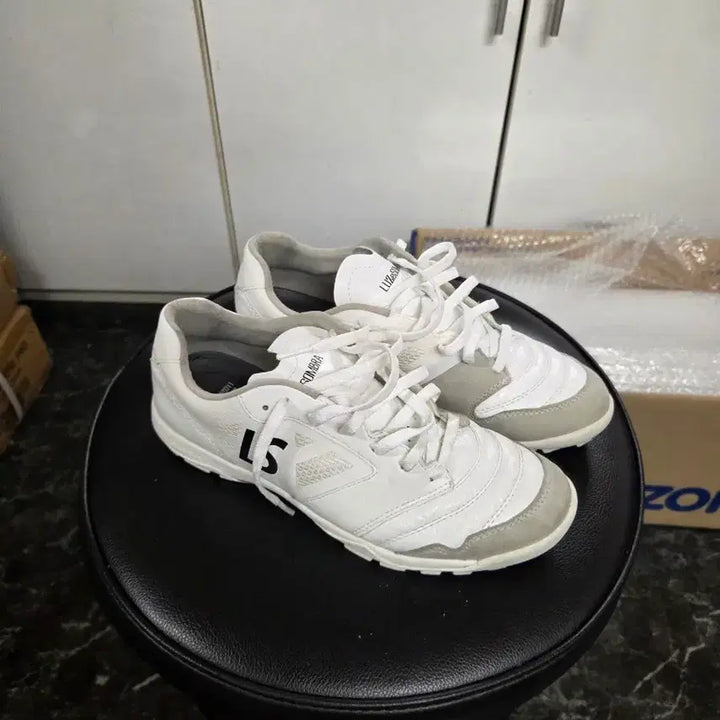 [SOLD OUT] [260] 255추천 루즈이솜브라 액시스 원 VK TF 풋살화