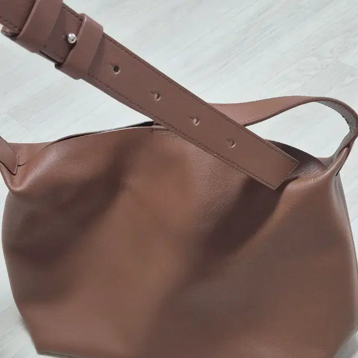 [BUNJANG] Leavone Leather Shoulder Bag / 르아보네 가방
