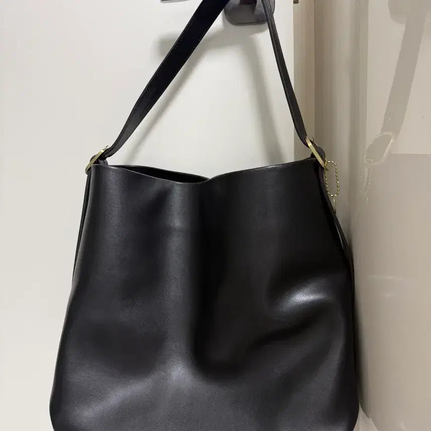 [BUNJANG] At My Fingertips Belted Carryall Tote Bag - Black Grande / 앳마이핑거팁 벨티드 캐리올 블랙 그란데 라지 토트백 가방 빅백