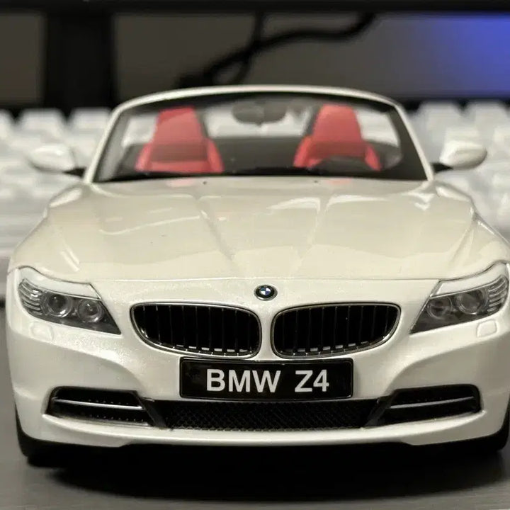 [BUNJANG] Kyosho 1:18 BMW E89 Z4 White Diecast Model Car / 1:18 교쇼 bmw e89 z4 화이트 다이캐스트 모형자동차 판매