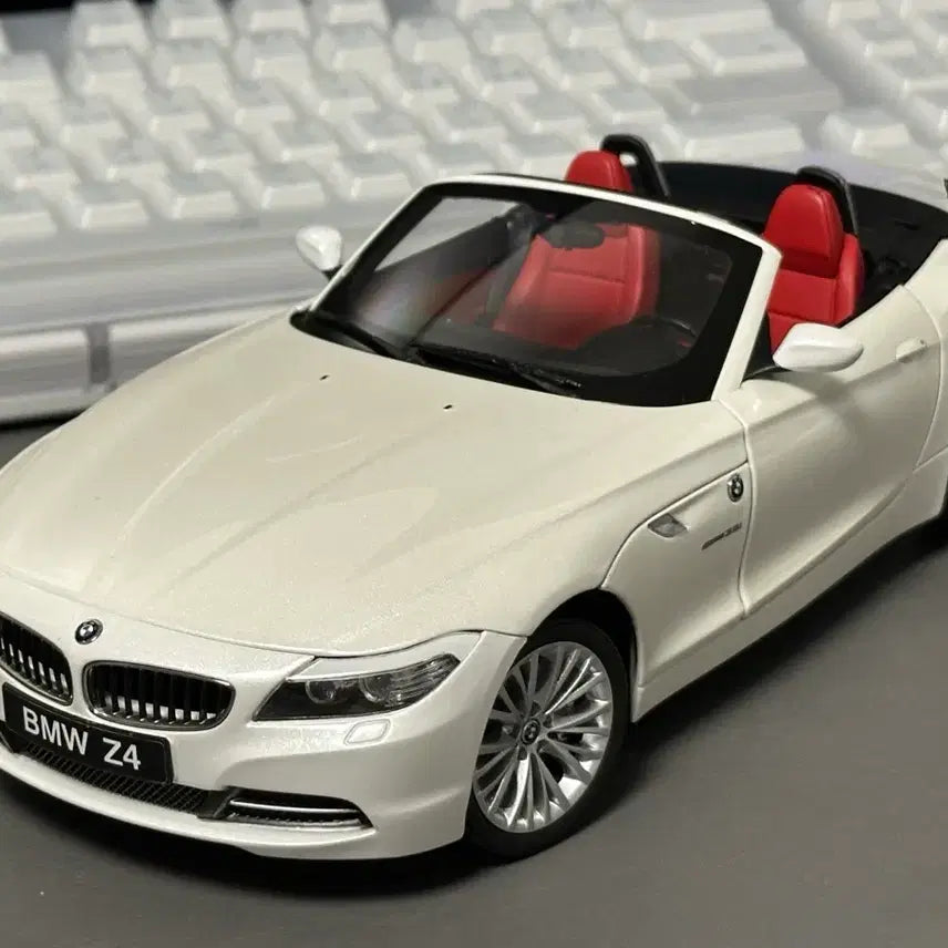 [BUNJANG] Kyosho 1:18 BMW E89 Z4 White Diecast Model Car / 1:18 교쇼 bmw e89 z4 화이트 다이캐스트 모형자동차 판매