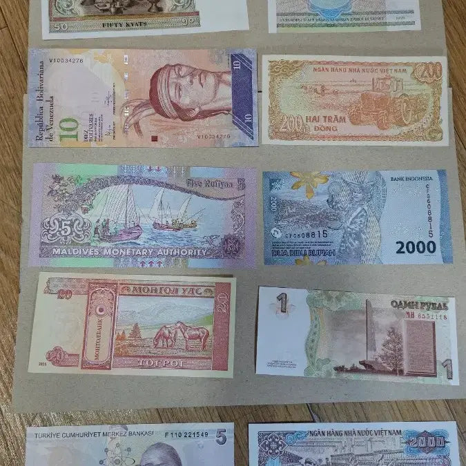 [BUNJANG] Unused Banknotes from Various Countries Set (12 Sets) / 미사용 다양한 국가 화폐 지폐 12세트