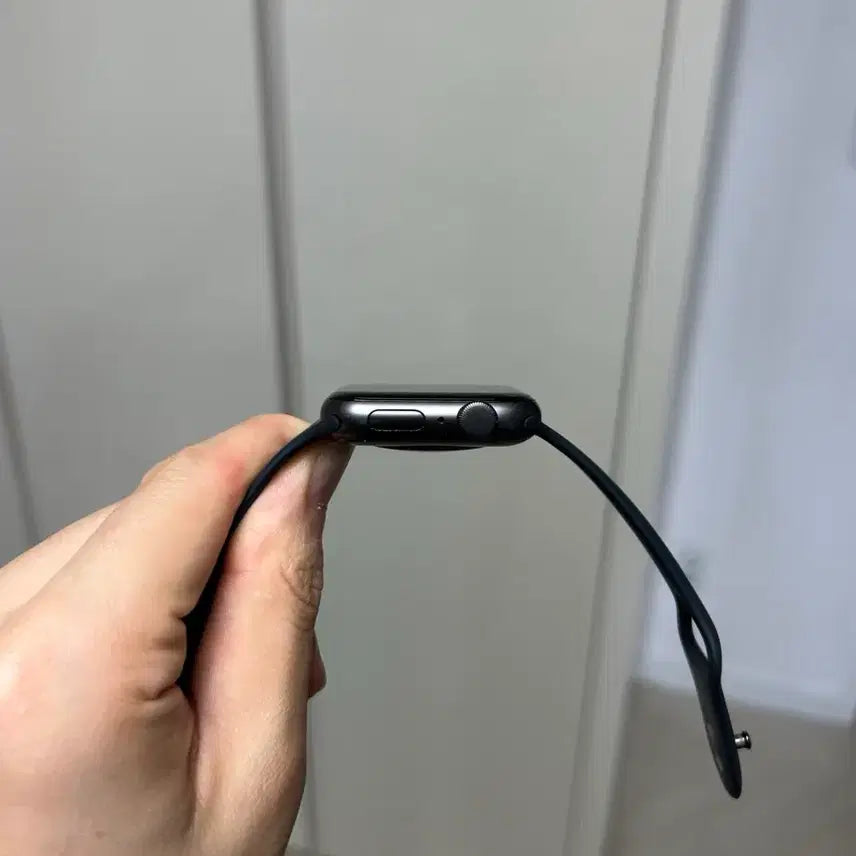 [BUNJANG] Apple Watch SE Nike Edition 44mm with Genuine Strap and Charger / 애플워치se 나이키 44mm + 정품 스트랩 + 정품 충전기