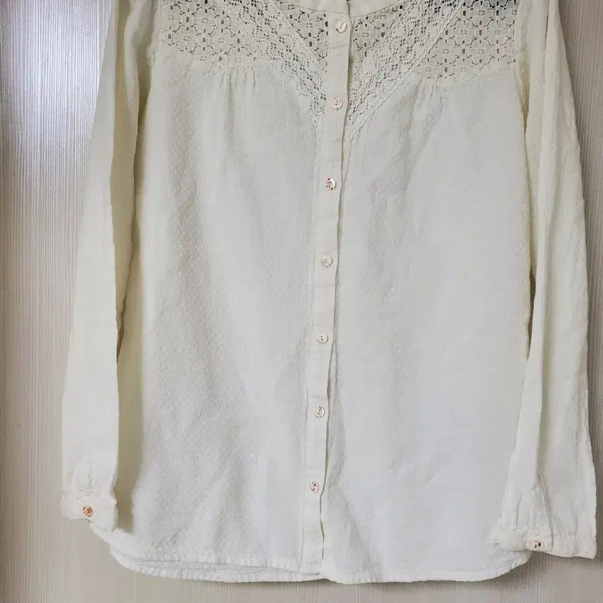 [SOLD OUT] 써스데이아일랜드 화이트 레이스 블라우스