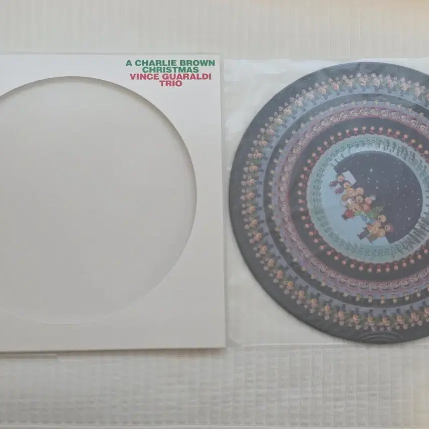 [BUNJANG] Charlie Brown Christmas Carol 60th Anniversary Limited Edition Zoetrope LP / 찰리브라운 LP 크리스마스 캐롤 60주년 한정판 조이트로프 엘피판