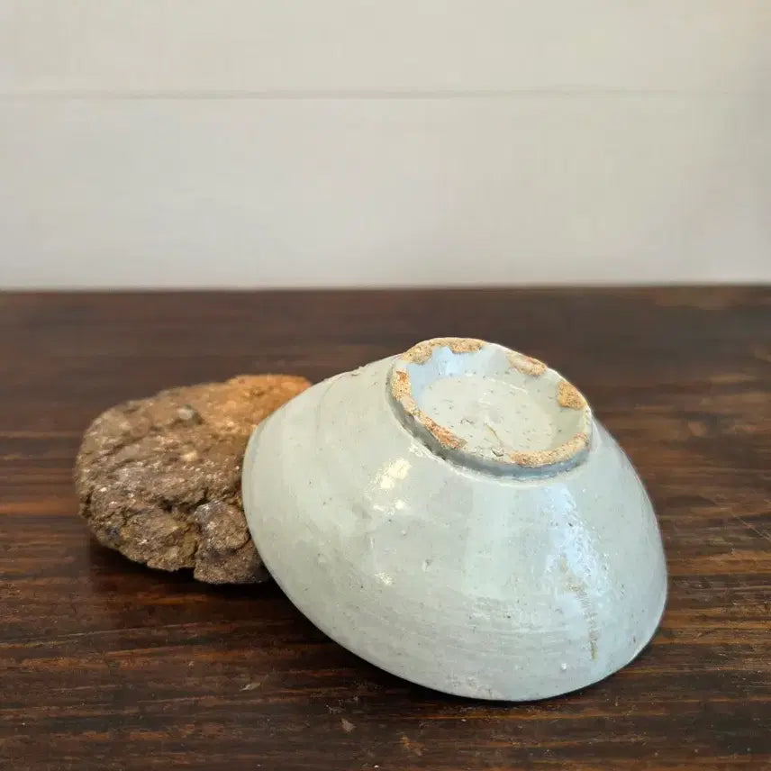 [BUNJANG] Late Joseon Dynasty Celadon Porcelain Tea Cup / 골동품 조선시대 후기 조선백자 찌글이 찻잔