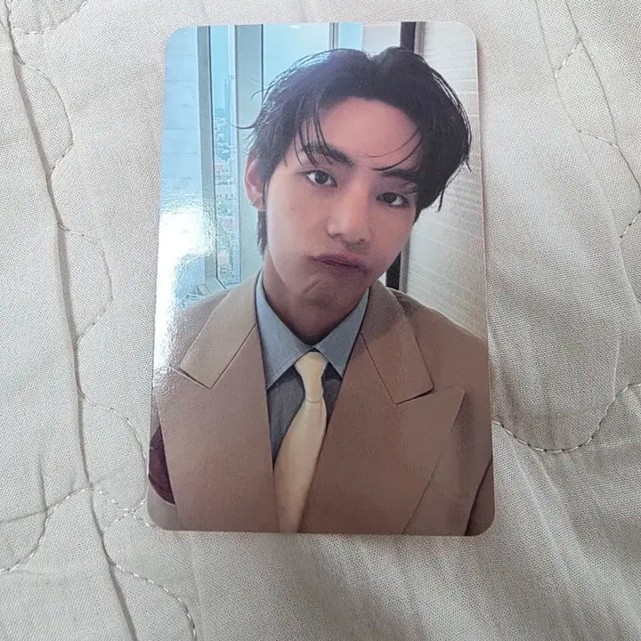 [BUNJANG] BTS V Taehyun Arirang Busan Concert Photocard / 방탄소년단 bts 아리랑 부산콘 부산 기프트 뷔 태형 포카